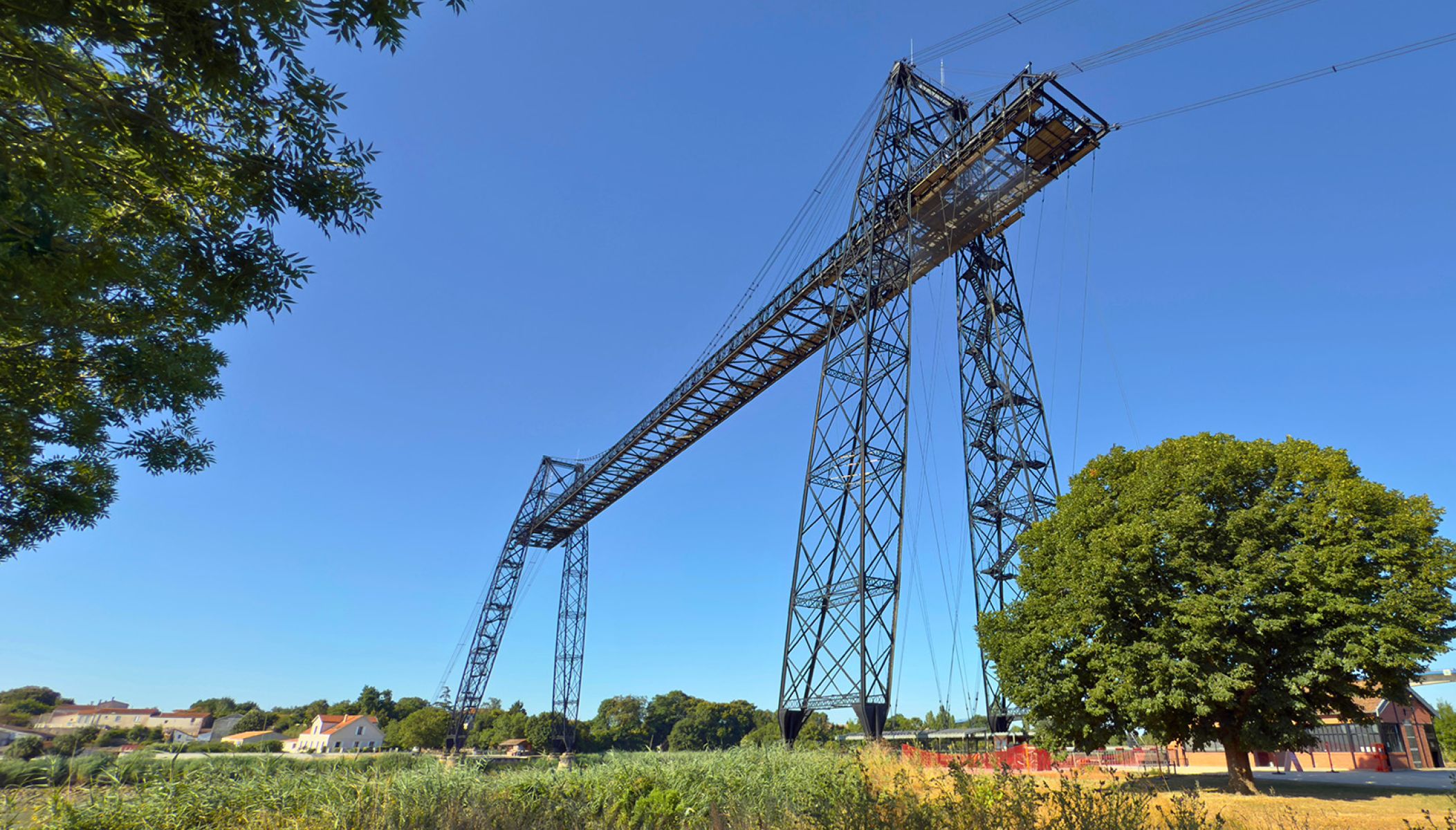 Le Pont Transbordeur de Rochefort : Survolez la Charente sur sa nacelle !