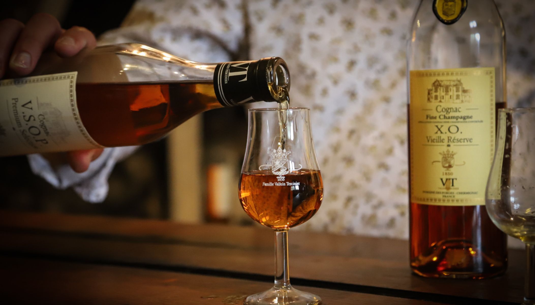 Visiter les maisons de Cognac : une expérience charentaise à vivre !